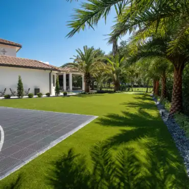 pool construction company